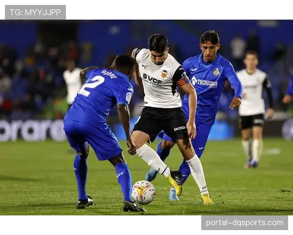 阿尔梅里亚0-0闷平拉斯帕尔马斯,主队保级希望愈发渺茫 阿尔梅里亚0-0闷平拉斯帕尔马斯,主队保级希望愈发渺茫